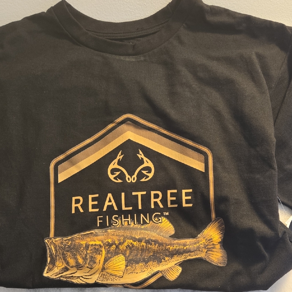 Realtree Black and Gold Short Sleeve Tee